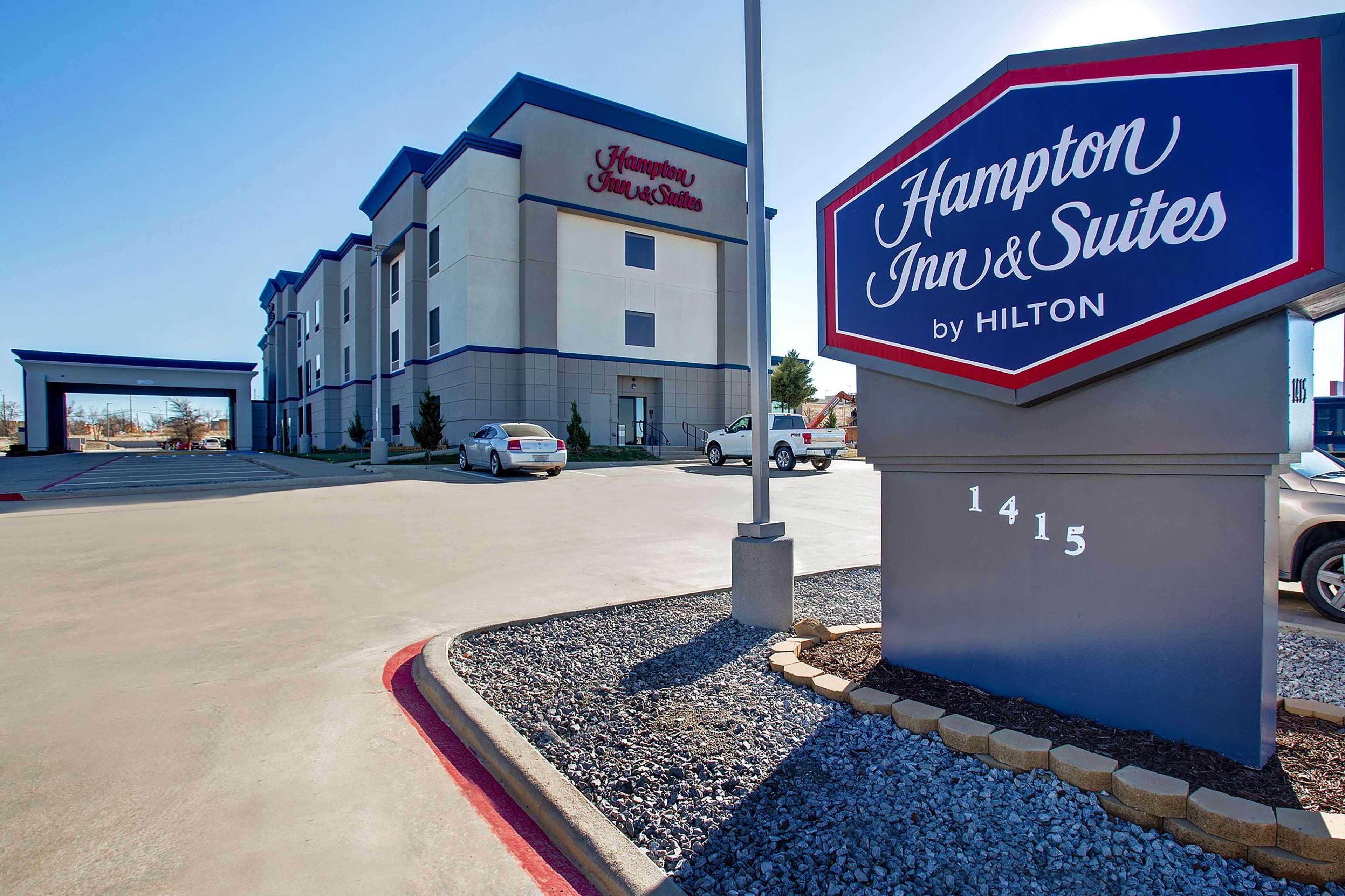 Hampton Inn & Suites Borger Exterior photo