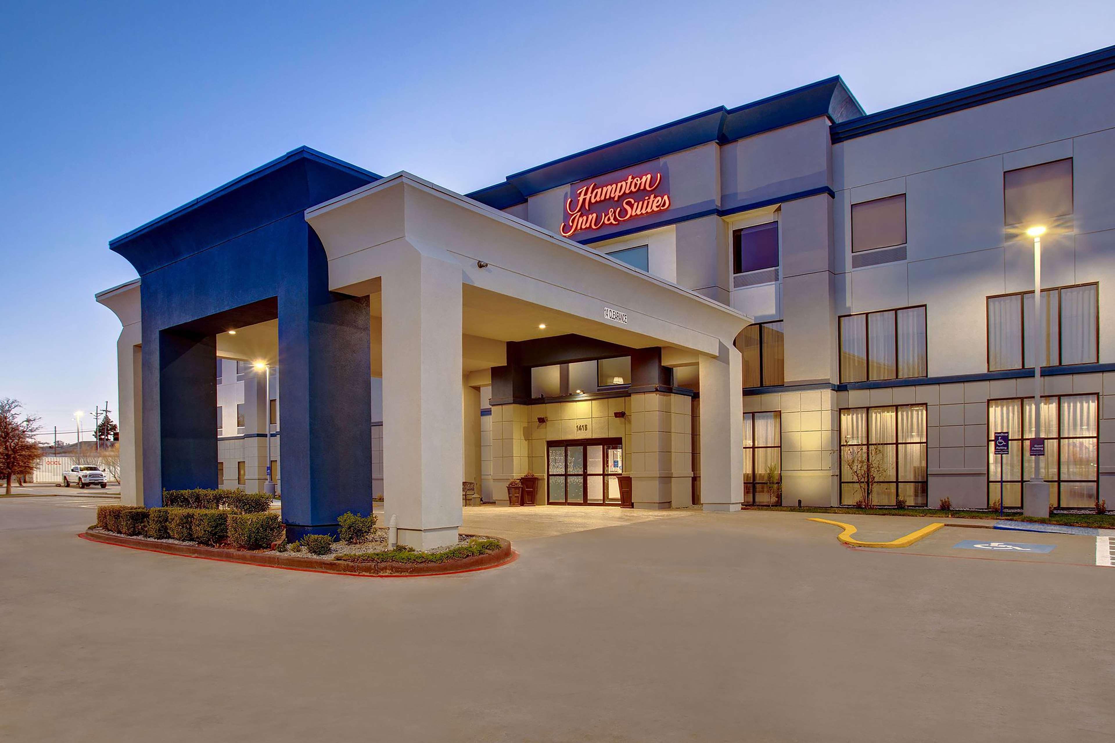 Hampton Inn & Suites Borger Exterior photo