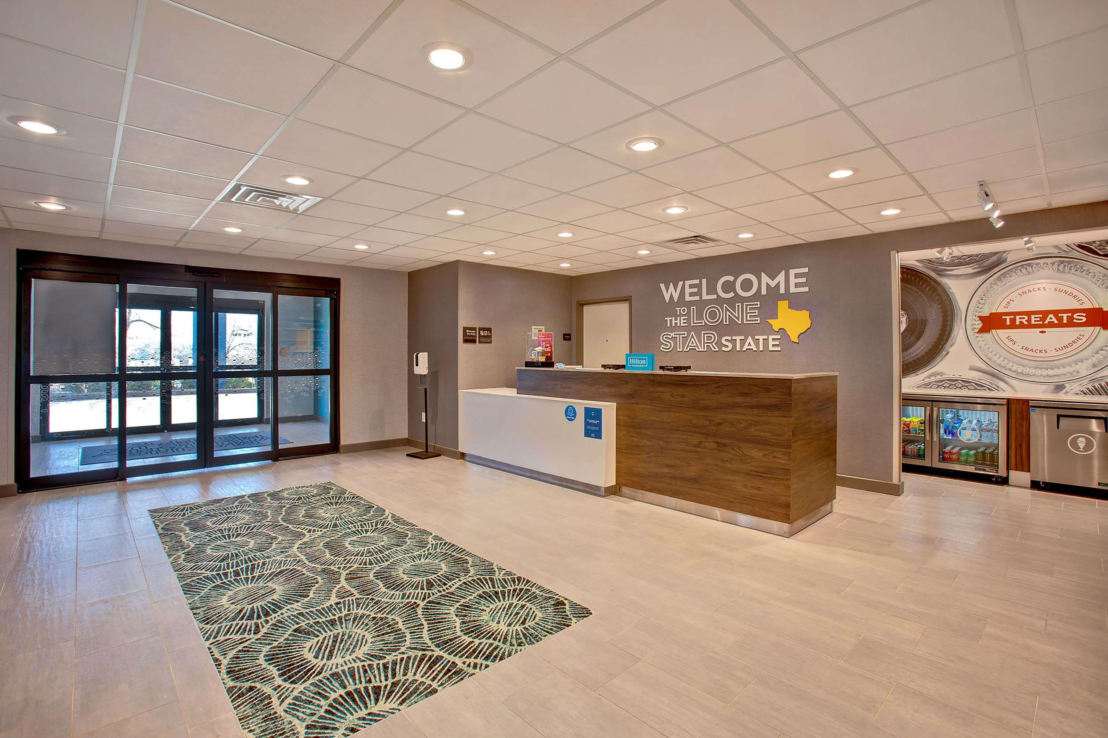 Hampton Inn & Suites Borger Exterior photo