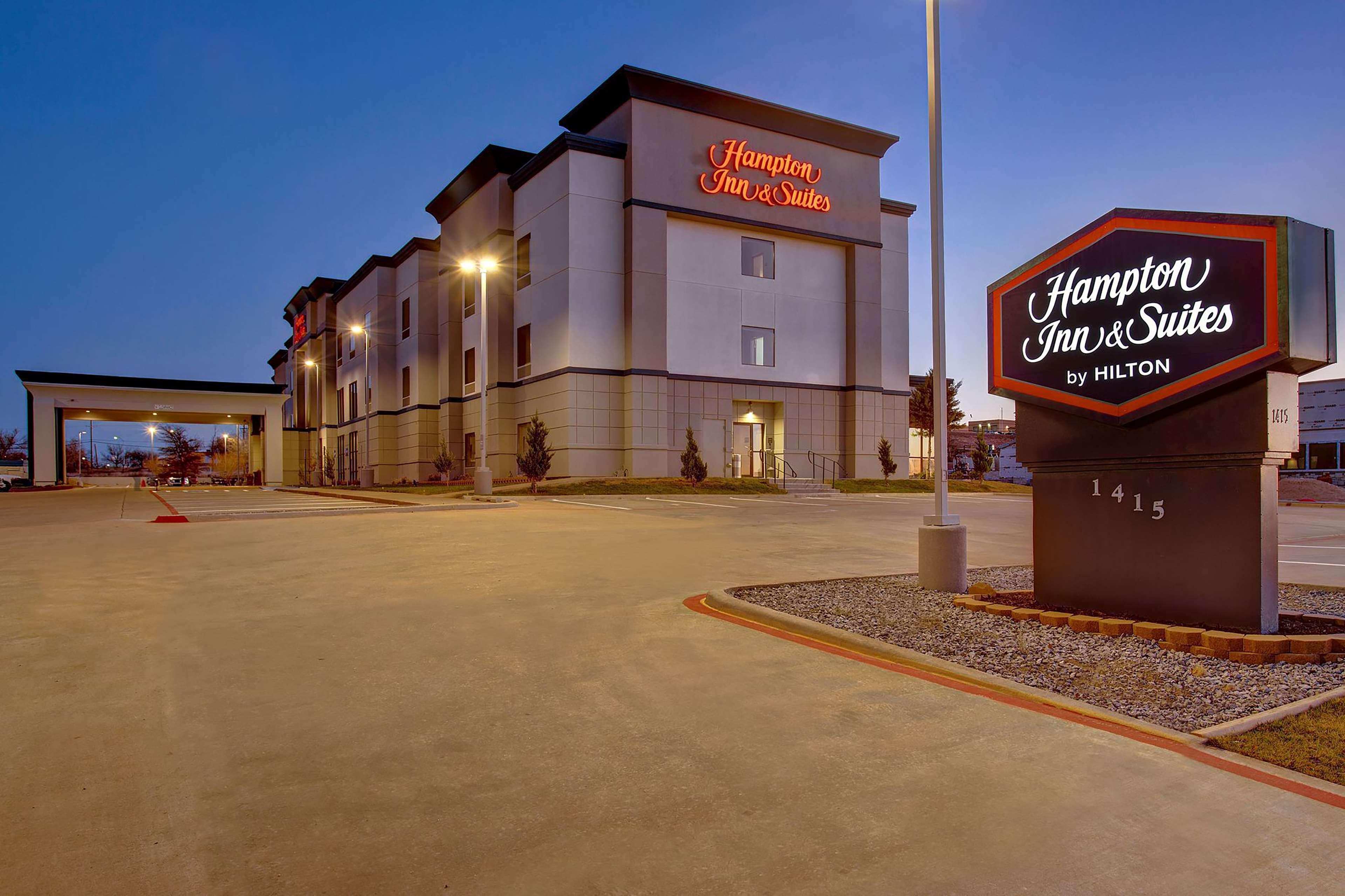 Hampton Inn & Suites Borger Exterior photo