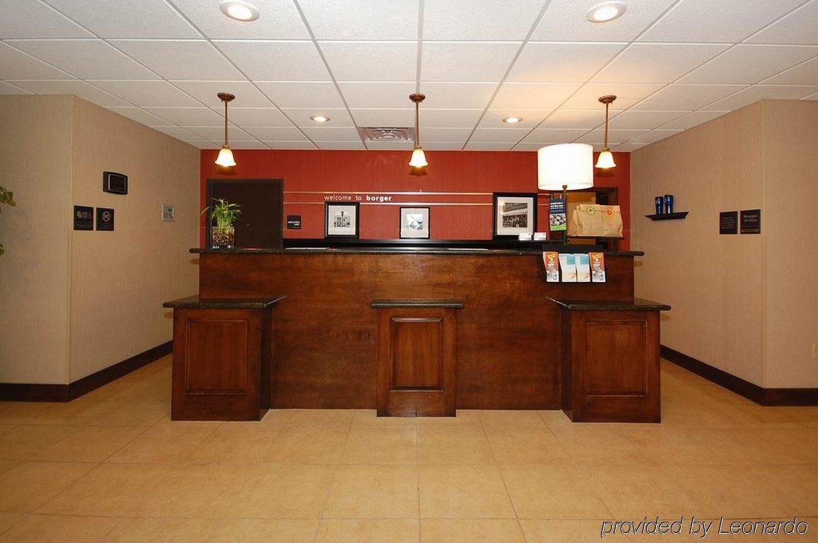 Hampton Inn & Suites Borger Interior photo