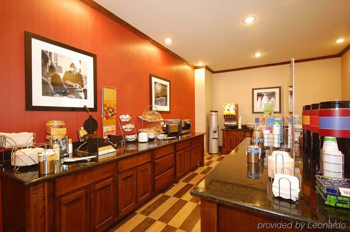 Hampton Inn & Suites Borger Restaurant photo