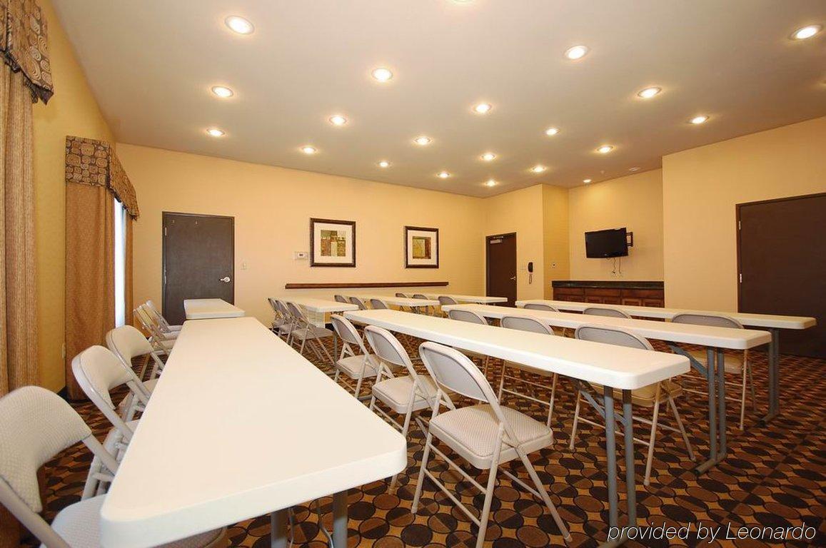 Hampton Inn & Suites Borger Facilities photo